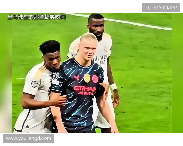 球星穿运动鞋踢足球精彩瞬间 穿越传统界限突破新领域