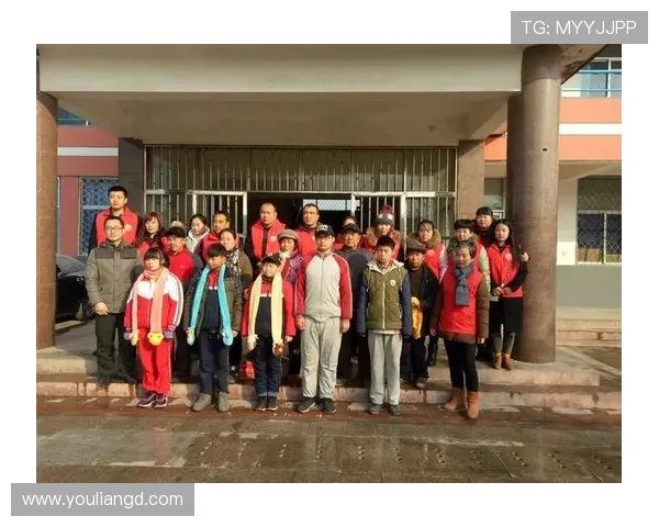 足球明星关爱小球迷的温暖时刻与动人故事