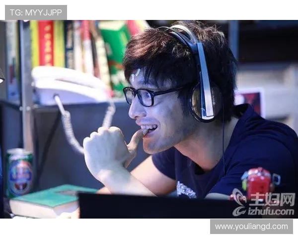 足球球星学筷子引发热议 他用幽默方式跨越文化差异赢得赞赏